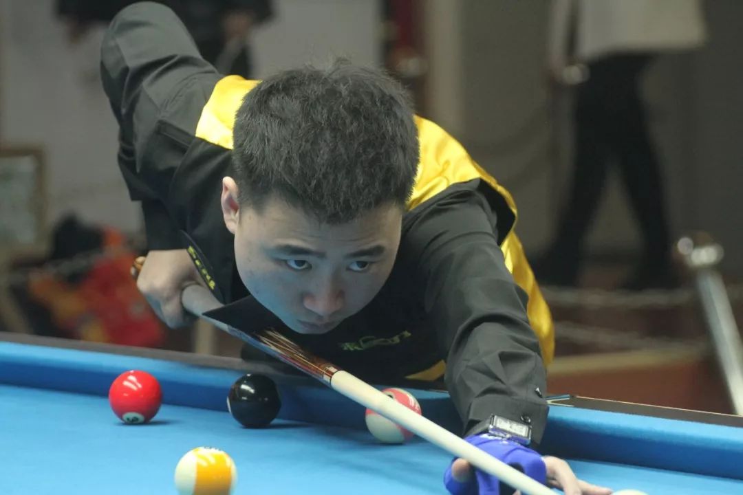 纽约洋基在 2001 年世界大赛三战因 911 事件延期，布希总统在洋基球场开球激励人心