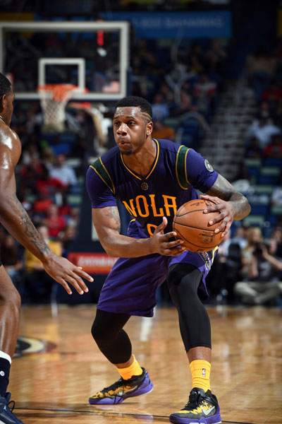 马刺主帅：会谨慎对待文班出场时间 他接受球队安排